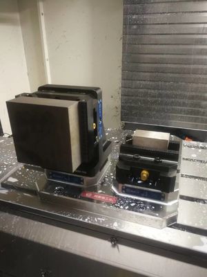 0,005 mm Punkt zerowy maszyny Twarda stal Siła blokowania 22 KN Aluminium