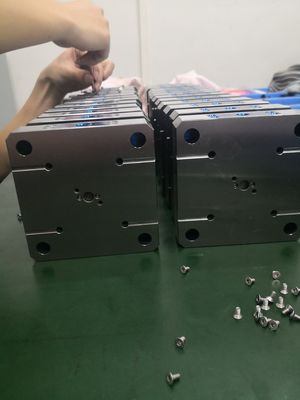 Zaciski do szybkiej wymiany frezów z czterema otworami, punkt zerowy CNC 1,6 kg