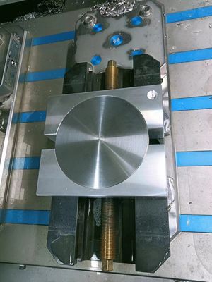 Szybka wymiana stalowa o samocentryzacyjnej ocieplonej obudowie dla układu ocieplenia obrabiarki